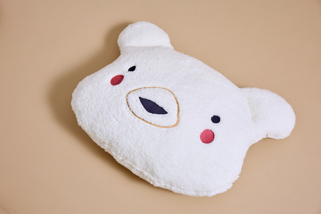 Bouclé-Kissen Teddybär – Ecru