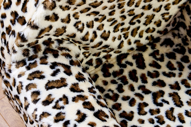 Leoparden-Kunstfell Sessel