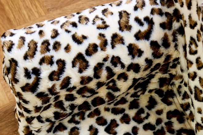 Leoparden-Kunstfell Sessel