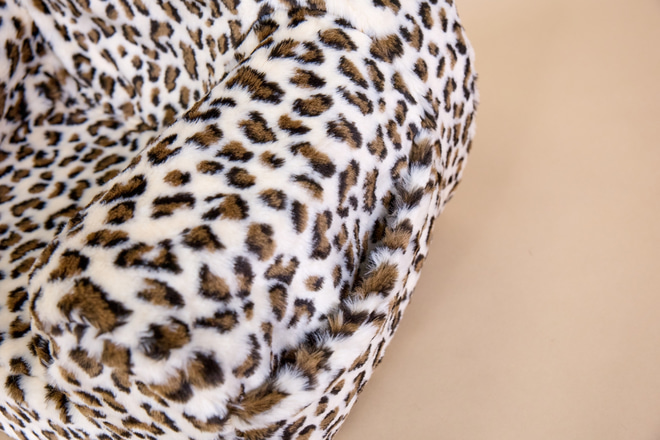 Leoparden-Kunstfell Sessel