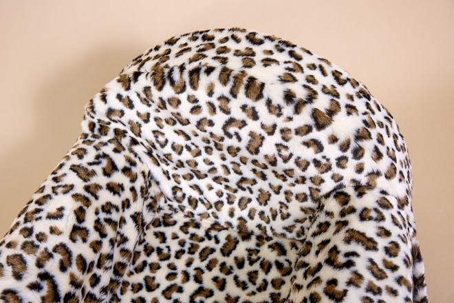 Leoparden-Kunstfell Sessel