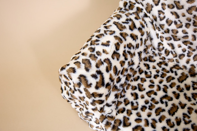 Křeslo z umělé kožešiny – Leopard