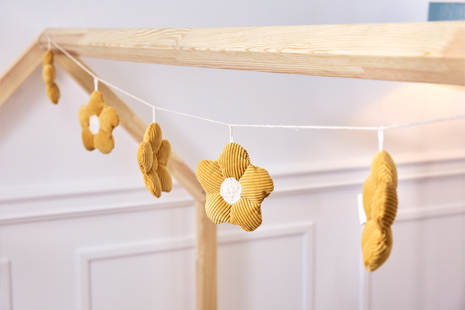 Blumengirlande aus Cord-Samt – Gelb