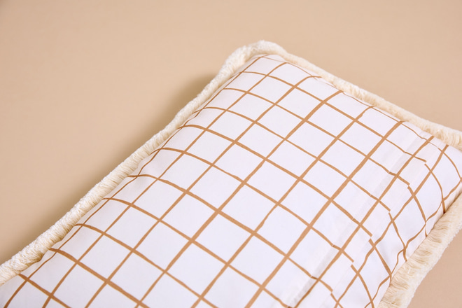 Cojín Rectangular con Flecos – Vichy Caramel