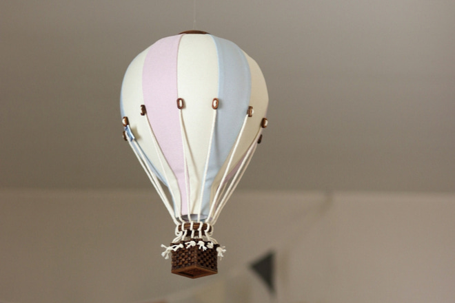 Rosa, Blau & Ecru Heißluftballon