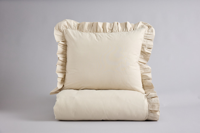 Set Copripiumino beige con balze 120x170