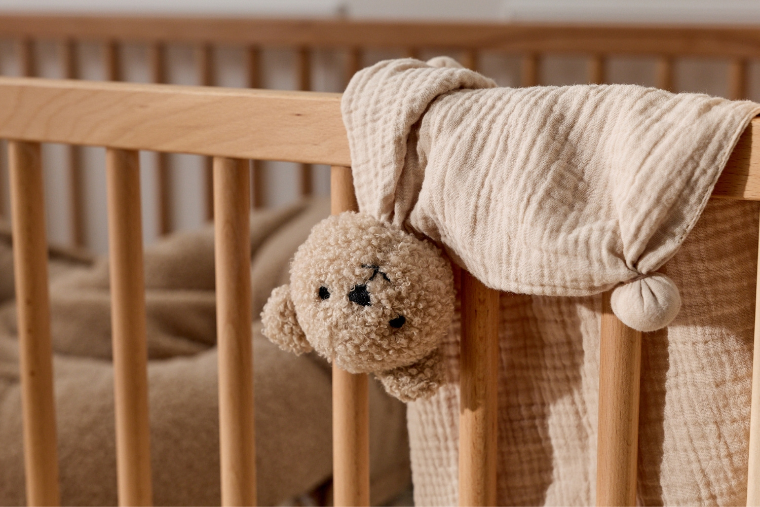 - Réducteur de Lit Bouclé - Cappuccino Set - Marron (Mon Lit Cabane) - Image 5