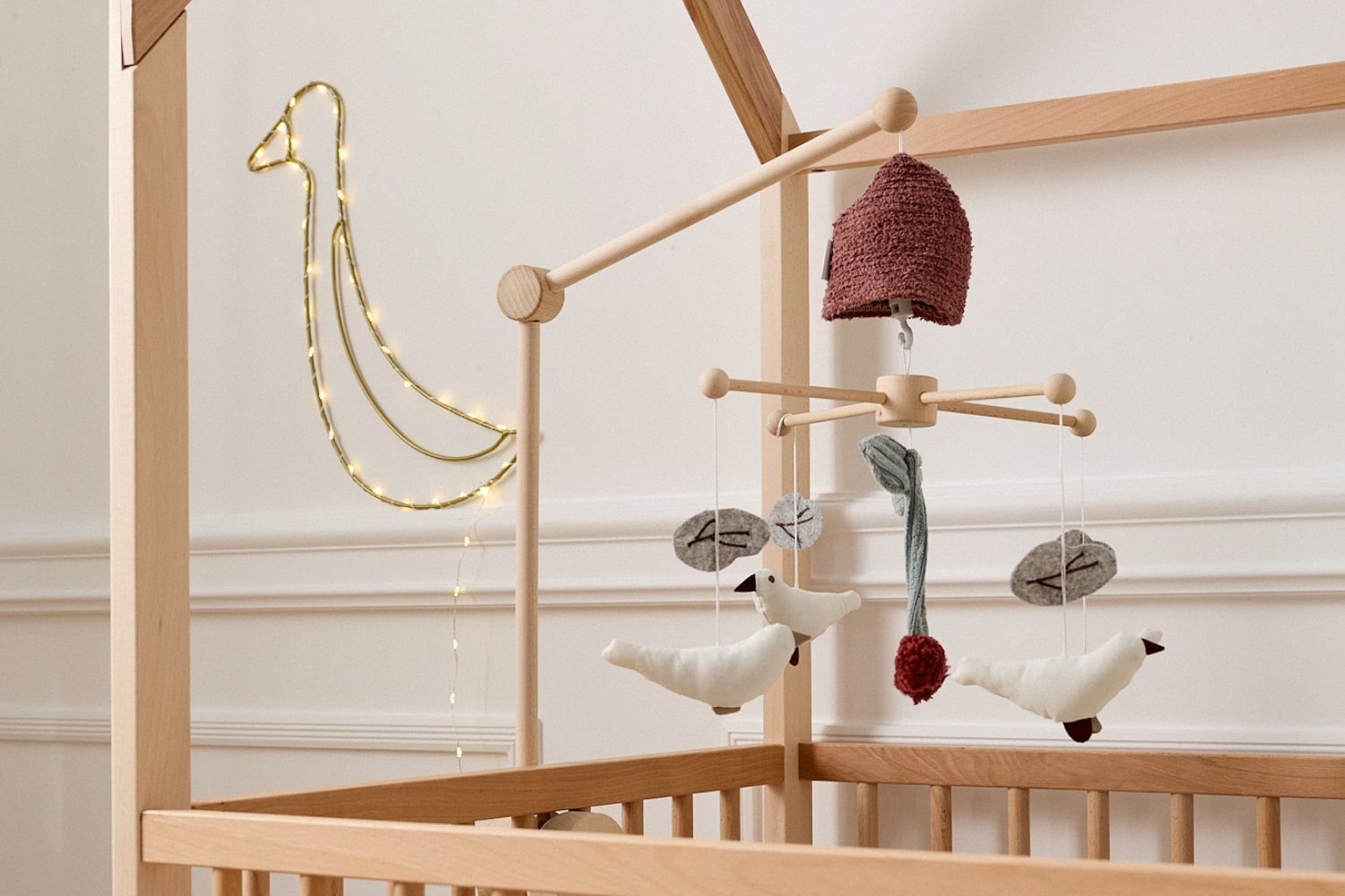 - Mobile Musical Oiseaux et Cerises - Blanc (Mon Lit Cabane) - Image 2
