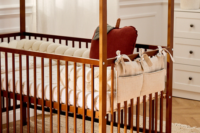 Muslin and Linen Bed Organiser – Natural