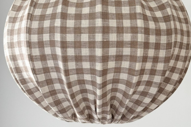 Abat-jour boule en lin à carreaux