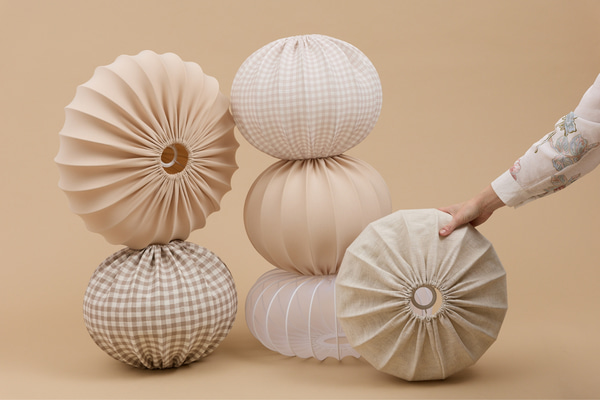 Kugelförmiger Lampenschirm - Latte