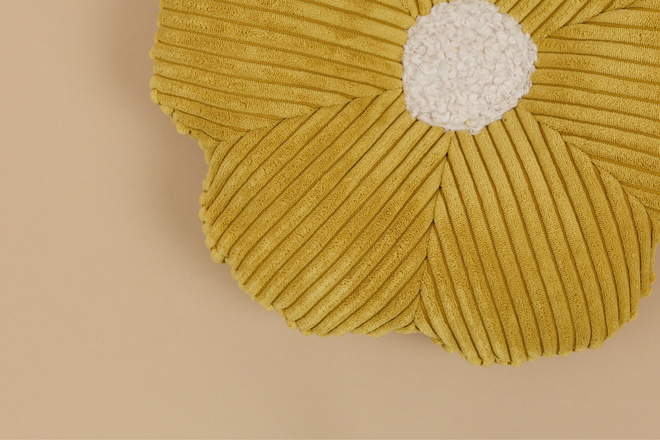 Almofada Marguerite em Veludo Canelado – Bege