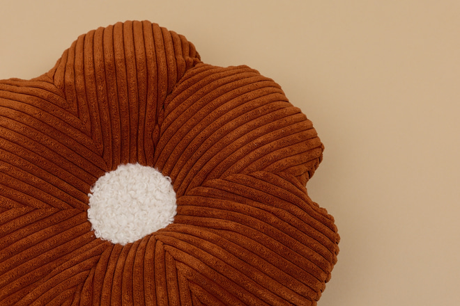 Coussin Marguerite en Velours Côtelé – Beige