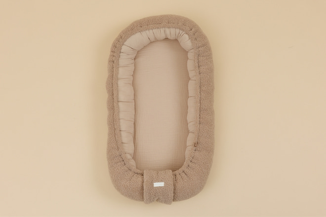 Bouclé Crib Reducer - Cappuccino