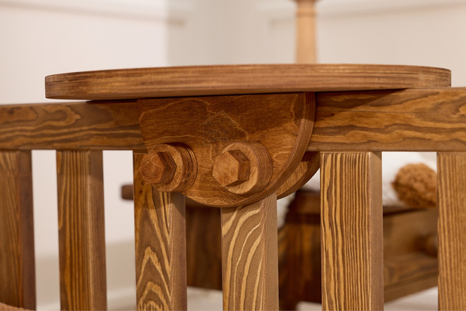 Runder Nachttisch aus Holz - Natur