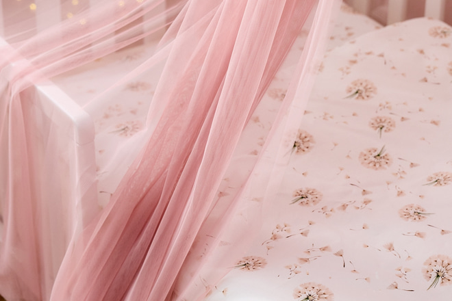 Cielo de cama de tul Rosa Viejo - con Estructura