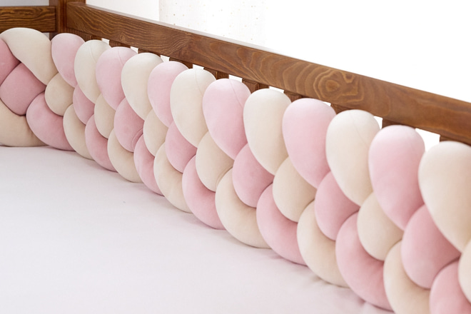 Powder Pink and Almond Bed Bumper - 4 Ropes