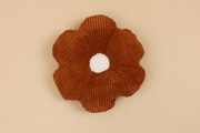 Coussin Marguerite en Velours Côtelé – Cannelle