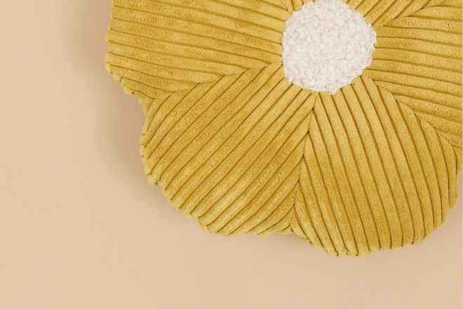 Cojín Marguerite de Terciopelo Acanalado – Amarillo