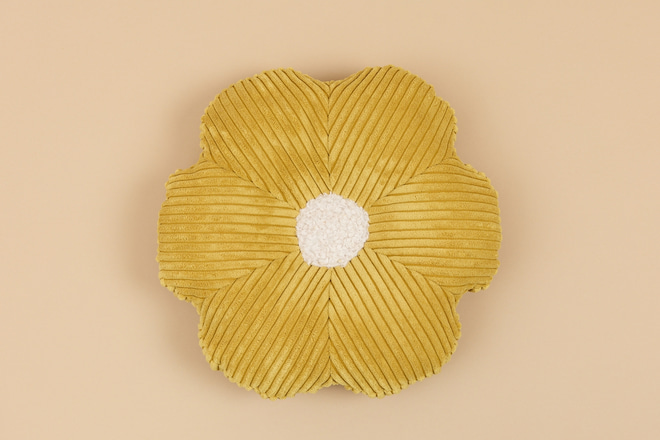 Almofada Marguerite em Veludo Canelado – Amarelo