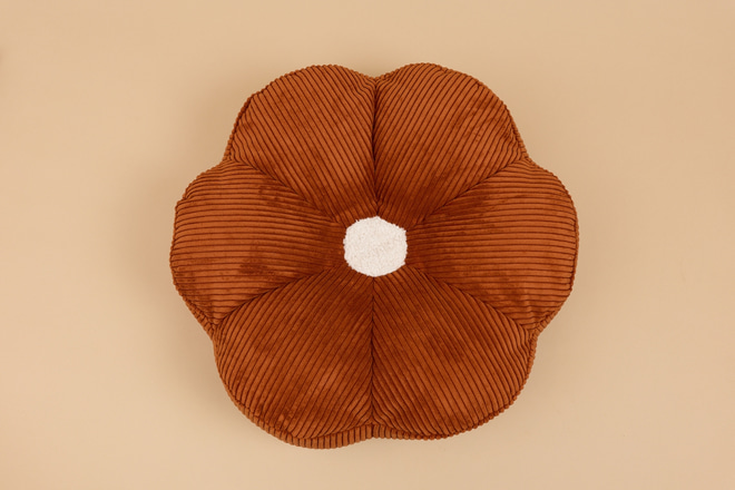 Cord-Samt Blumen Pouf – Zimt