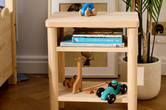 Bedside Table - Scalloped
