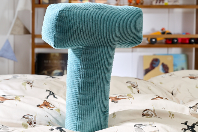 Coussin Lettre T - Velours Côtelé Bleu