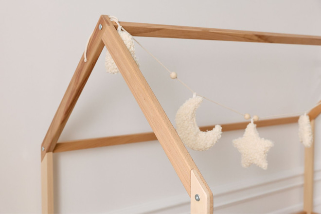 Vanilla Bouclé Garland Nightsky