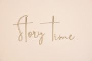 Nástěnná dekorace "Story Time"