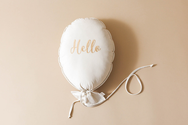 Decorative Balloon Cushion 'Hello' - Vanilla