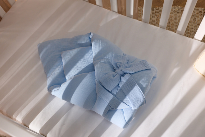 Mušelinový spací vak s zavinovačkou – Baby Blue