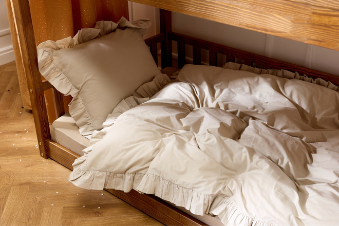 Beige Duvet Set With Ruffles 120x170