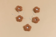 Girlanda Kopretiny Bouclé – Karamel
