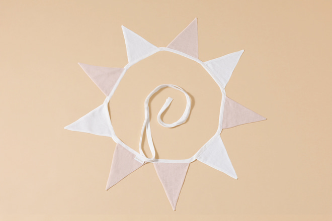 Leinen Dreiecke Girlande Weiß und Puderrosa