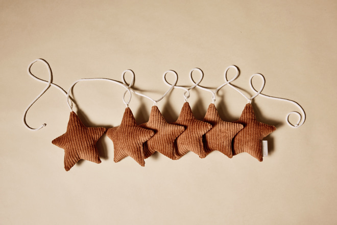 Corduroy Stars Garland Caramel