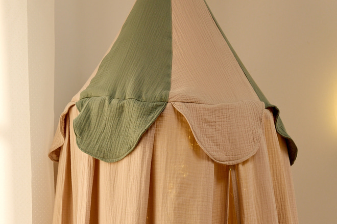 Cielo de Cama de Muselina Circo Beige y Verde