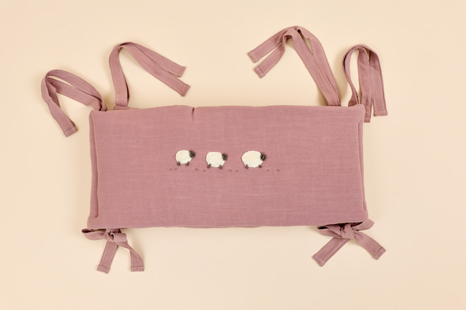 Bed Bumper – Sheep