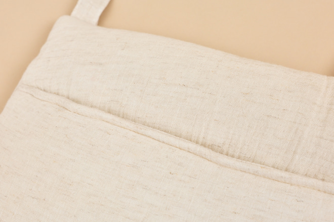 Muslin and Linen Bed Organiser – Natural