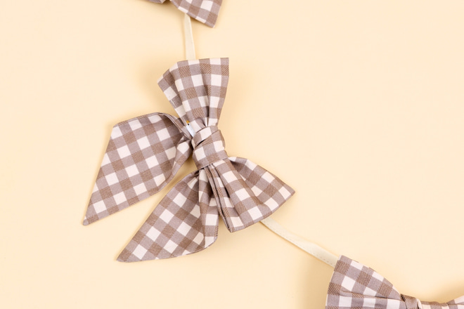 Girlanda s uzly - Cottage Walnut