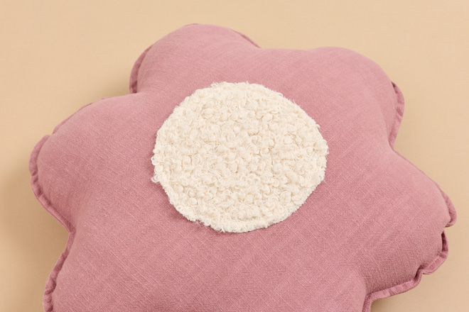 Linen flower cushion - Vintage pink