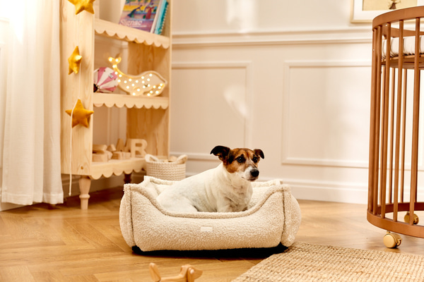 Léo Premium Rechteckiges Bouclé-Körbchen – Ecru