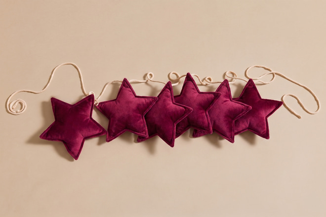 Red Velvet Star Garland