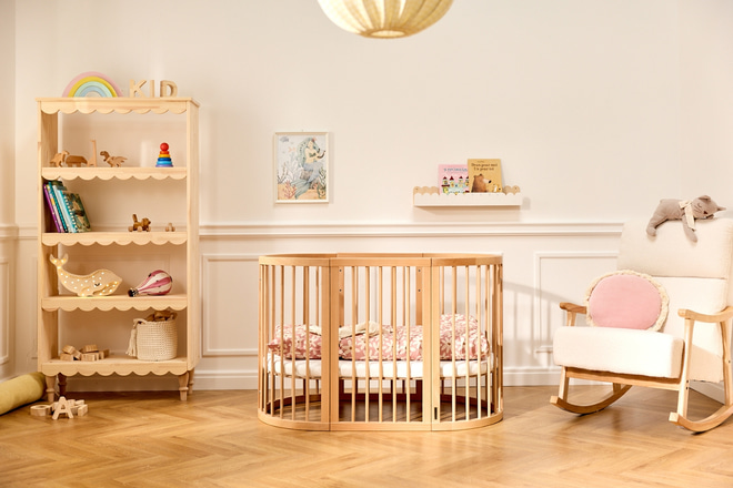 9 in 1 Oval Evolving Cradle - Natural