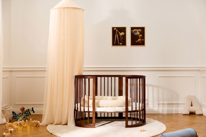 9 in 1 Oval Evolving Cradle - Chocolate
