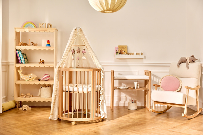 9 in 1 Oval Evolving Cradle - Natural