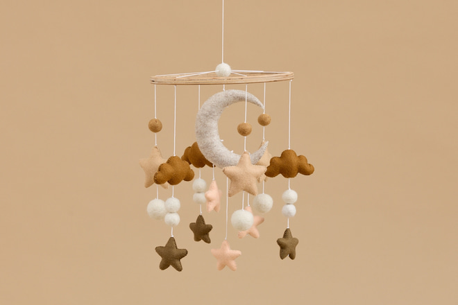 Wool Mobile – Caramel
