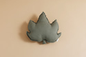Coussin Feuille d’Érable en Lin Olive