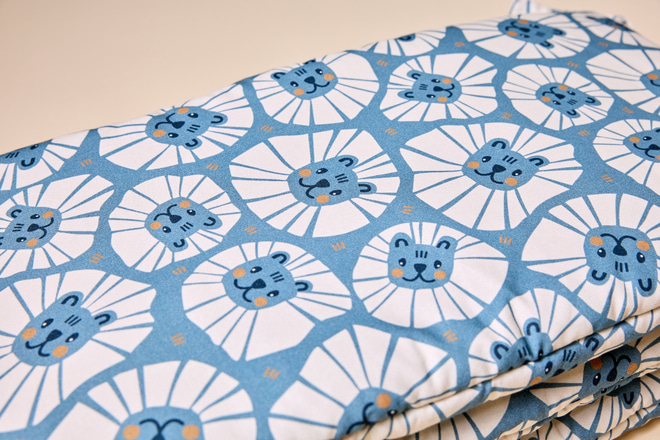 Mantinel Marguerites - Denim Lion