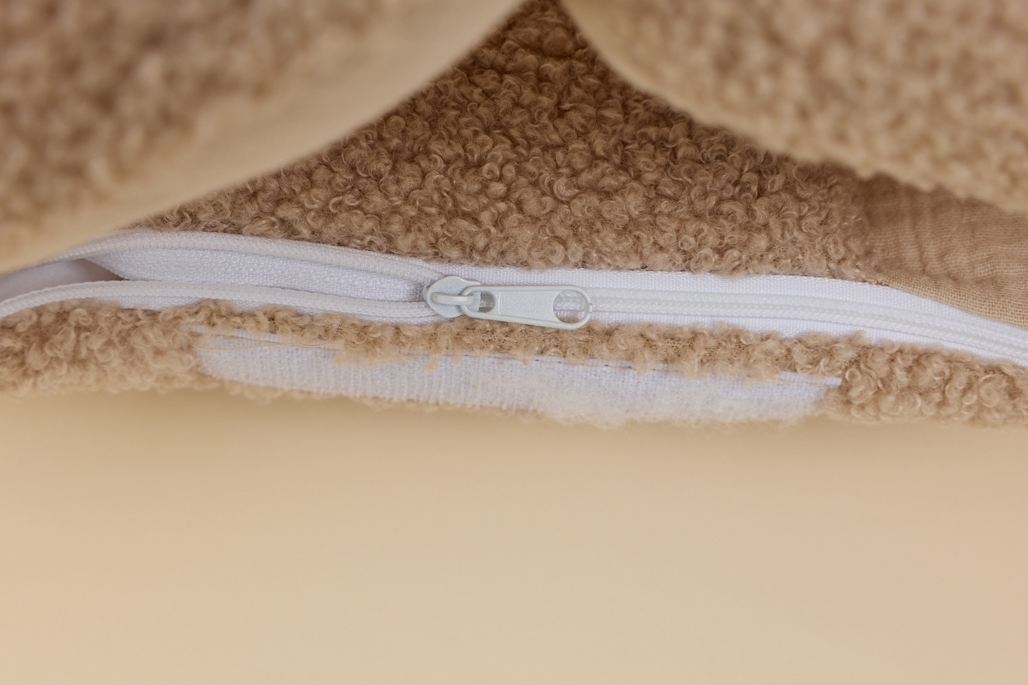- Réducteur de Lit Bouclé - Cappuccino Set - Marron (Mon Lit Cabane) - Image 10