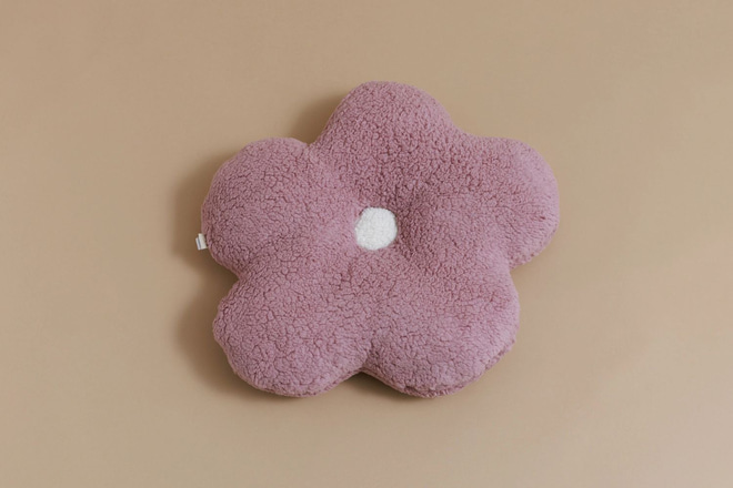 Coussin Marguerite Bouclé – Rose